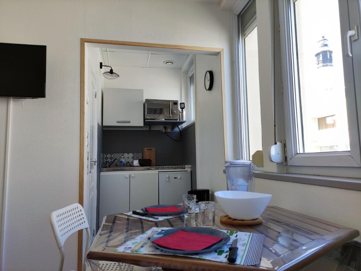 Les Lumieres Du Phare Apartman Calais Kültér fotó