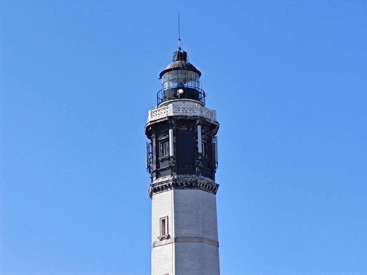 Les Lumieres Du Phare Apartman Calais Kültér fotó